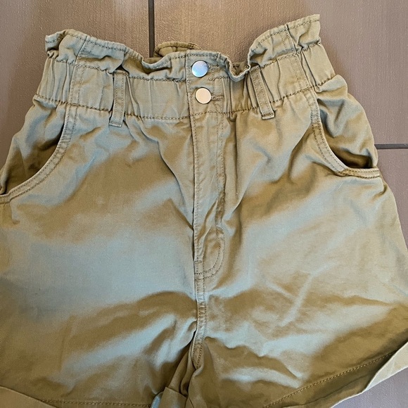 H&M Cotton Paper Bag Shorts - Picture 4 of 7